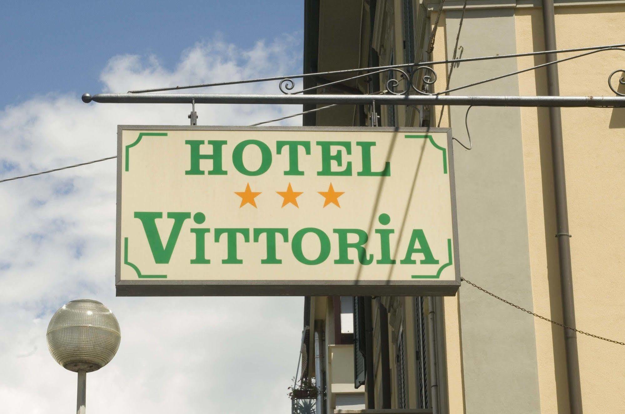 Hotel Vittoria Виареджо Экстерьер фото